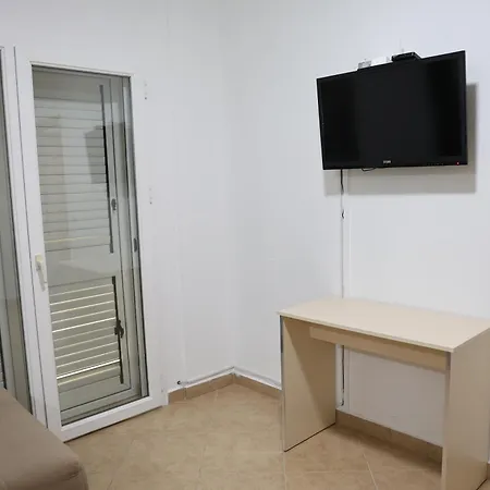 Del Sol * Golem (Tirana)