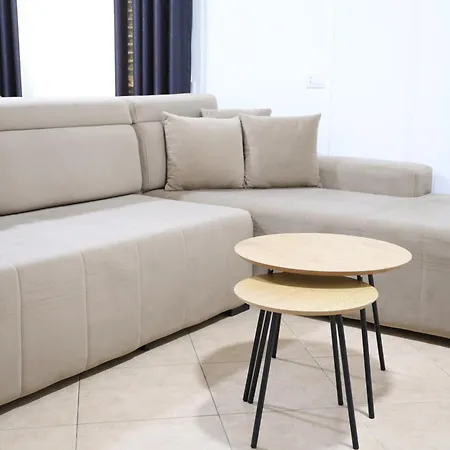 Del Sol Apartment *