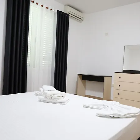 Del Sol * Golem (Tirana)